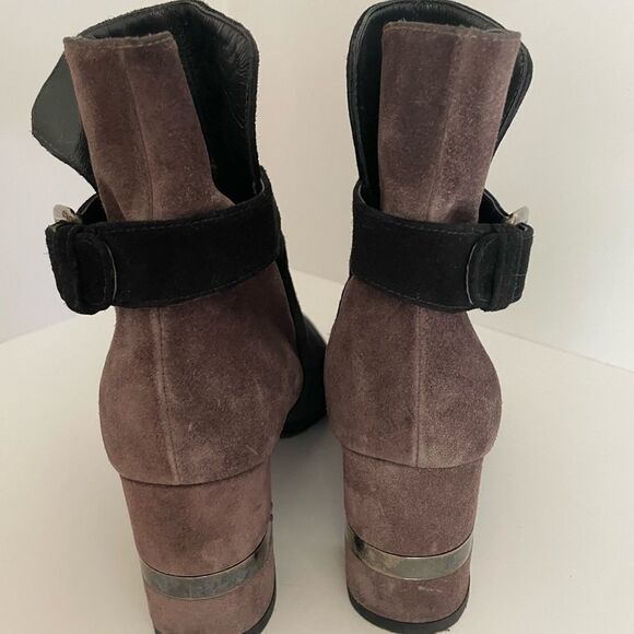 Stuart Weitzman Suede Ankle Boots - Black and Brown Size 5.5B - Picture 3 of 14